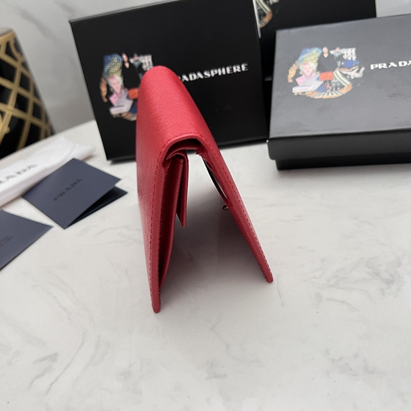 プラダ財布コピー側面デザイン